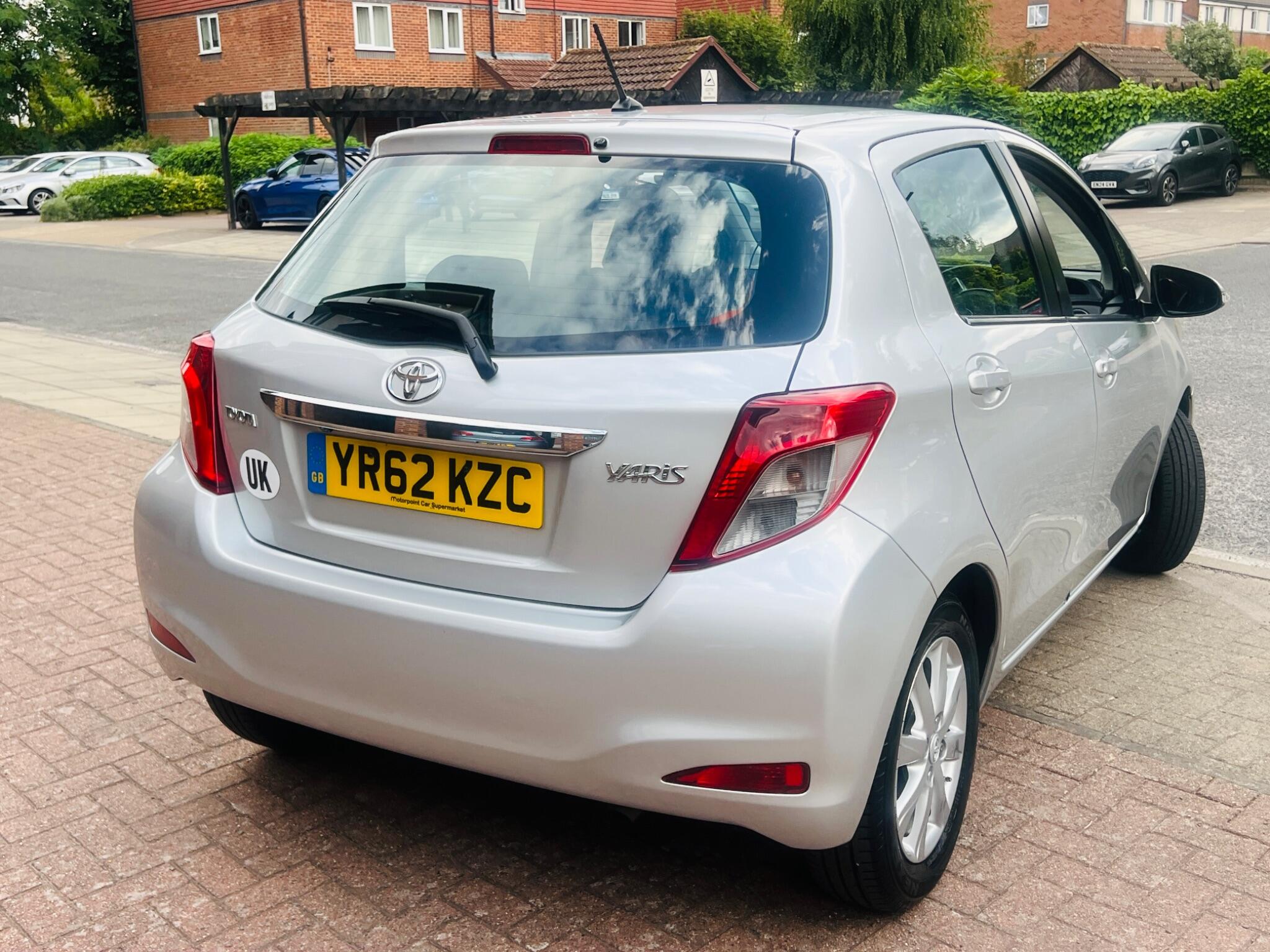 Toyota Yaris view 22