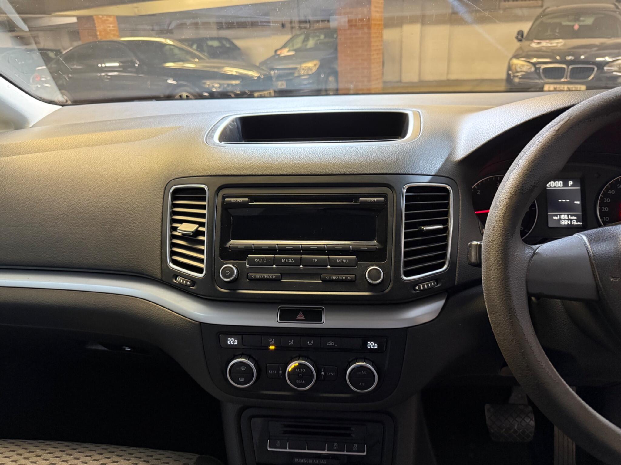 2013 Volkswagen Sharan 2.0 TDI BlueMotion Tech S DSG Euro 5 (s/s) 5dr • 139,000 miles image 21