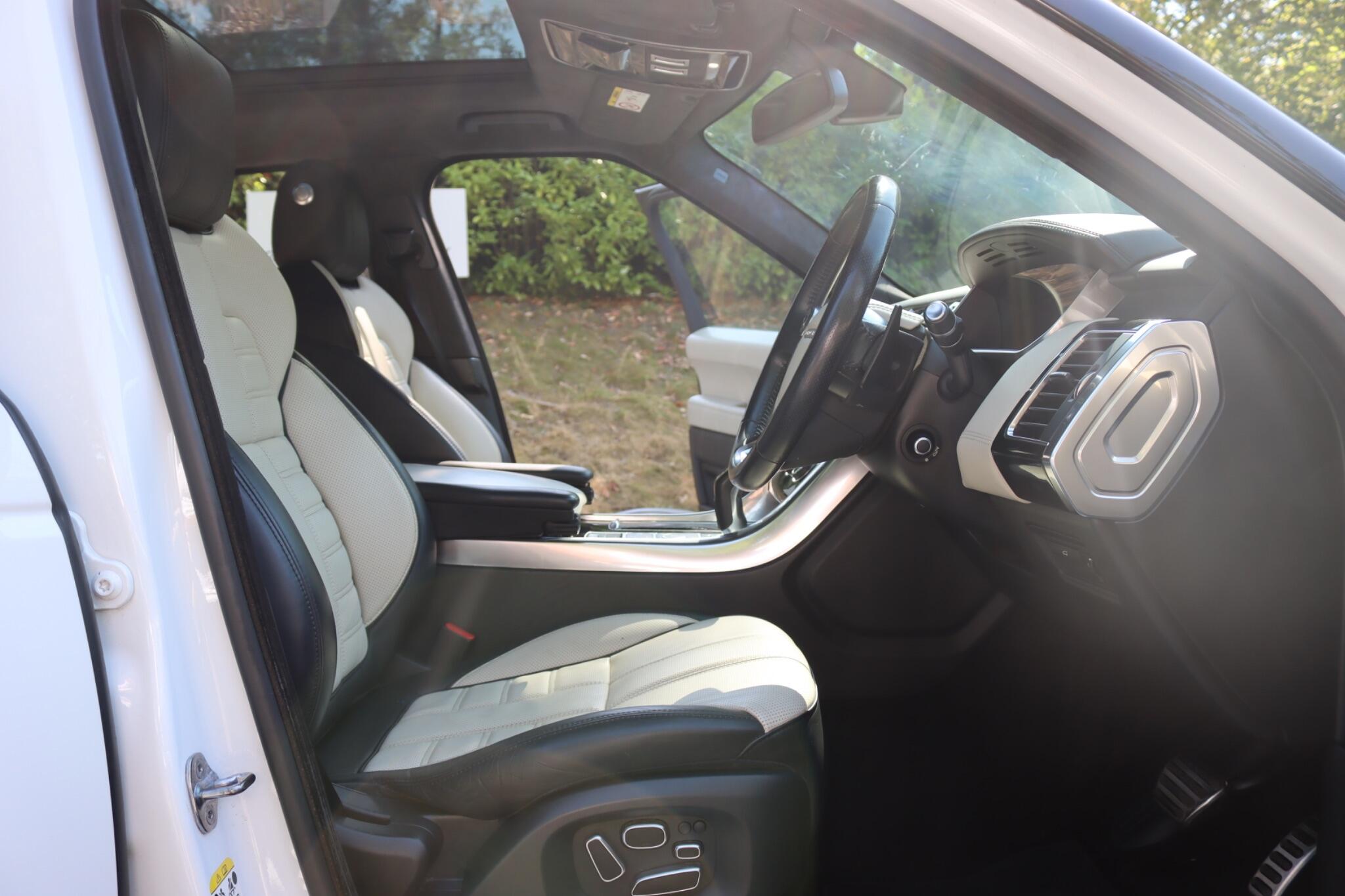 Land Rover Range Rover Sport view 8