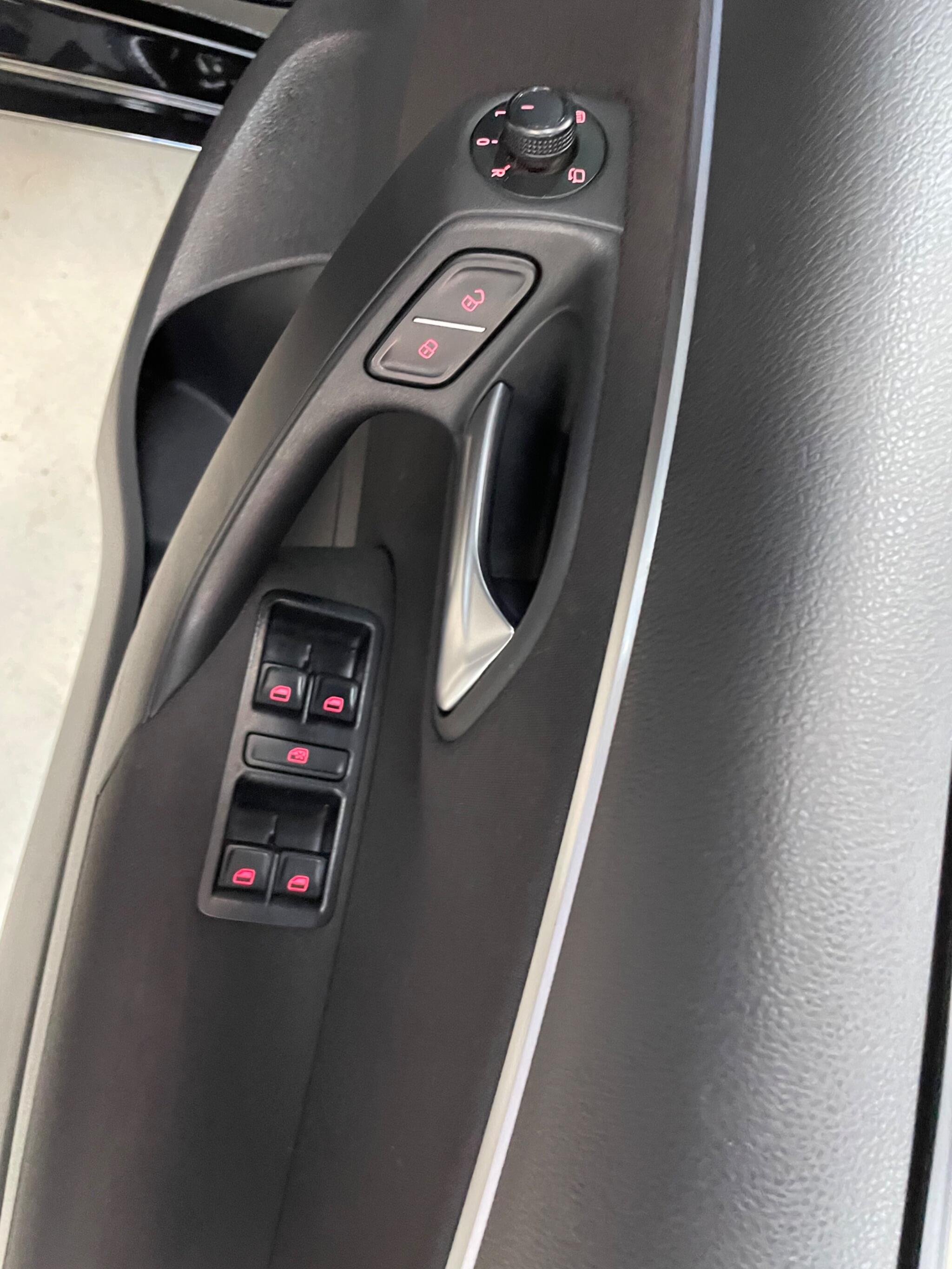 Volkswagen Polo view 23