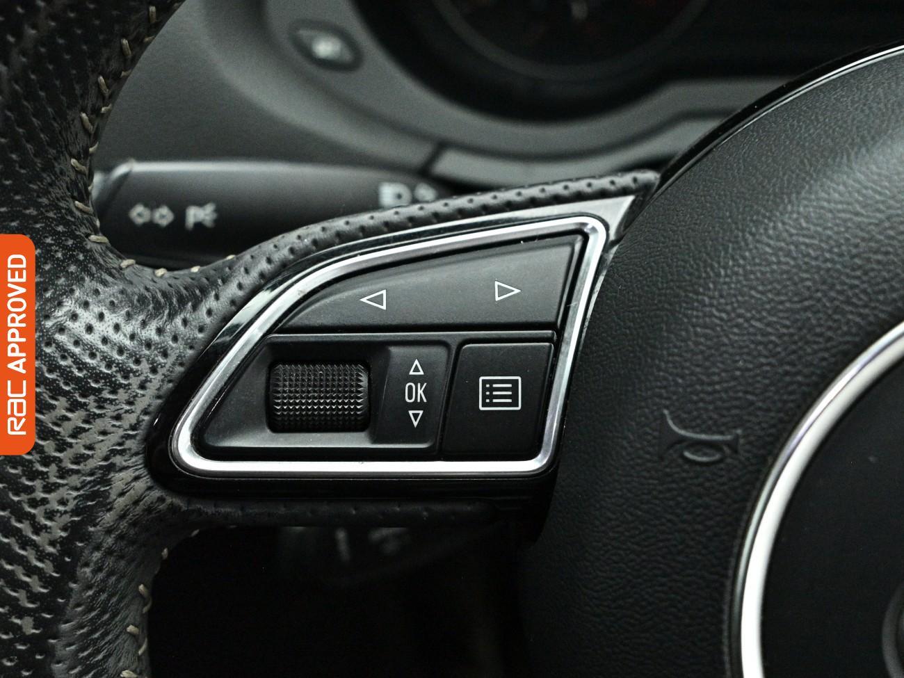 Audi Q3 view 19