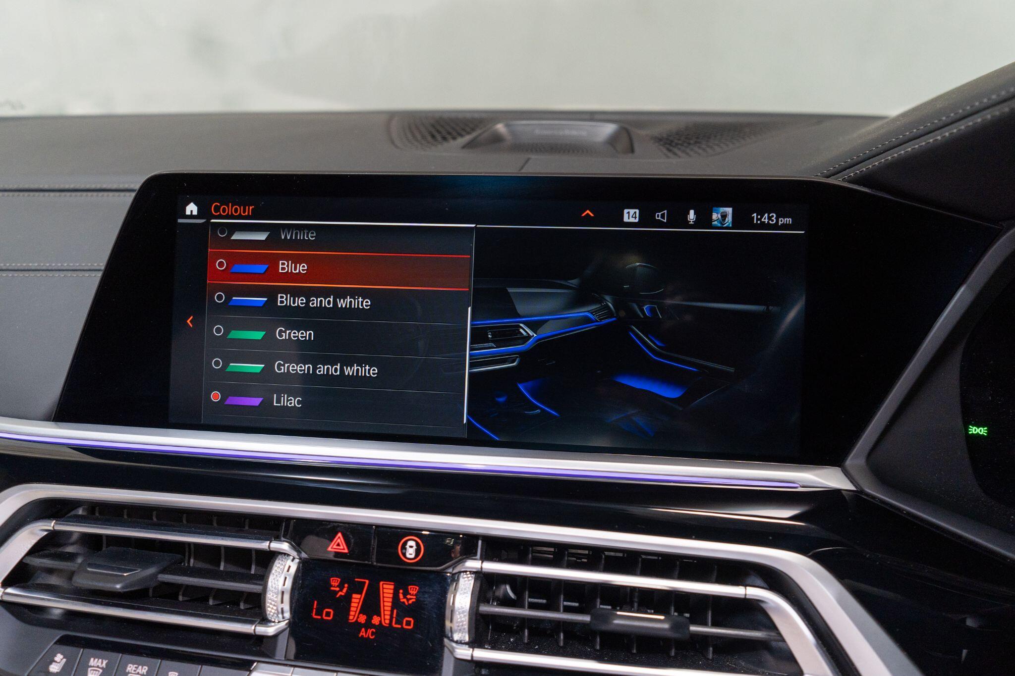 BMW X7 view 29