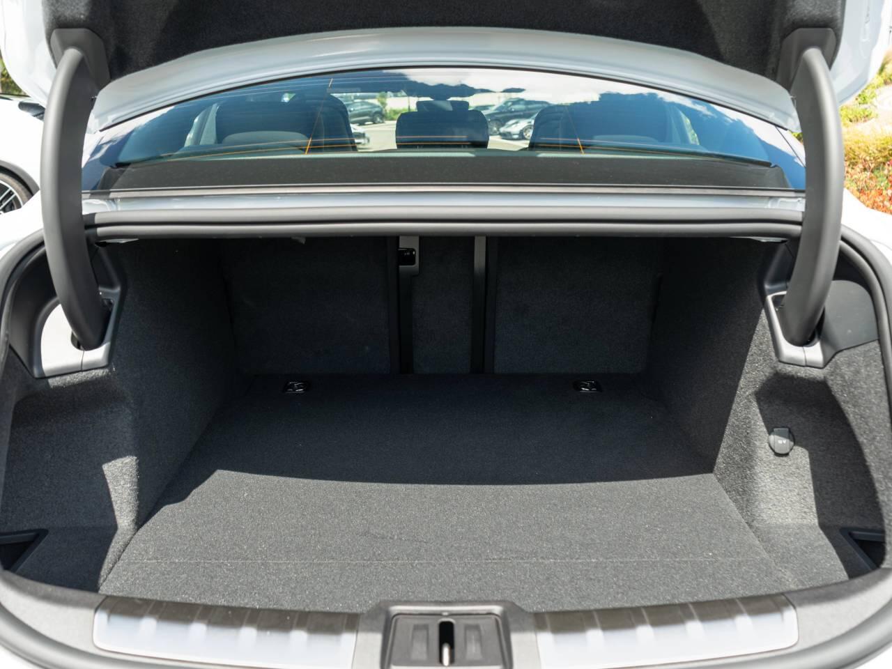 Porsche Taycan view 39
