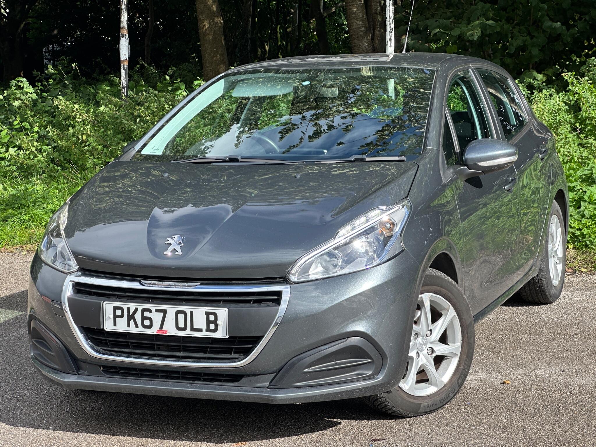 Peugeot 208 view 6