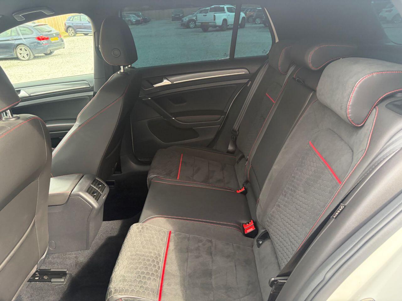 Volkswagen Golf view 25