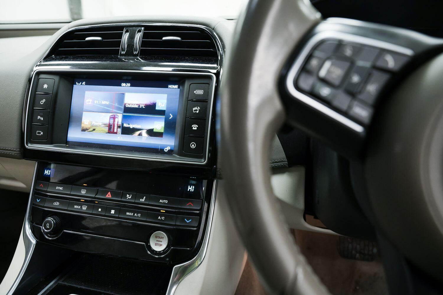 Jaguar XE view 12