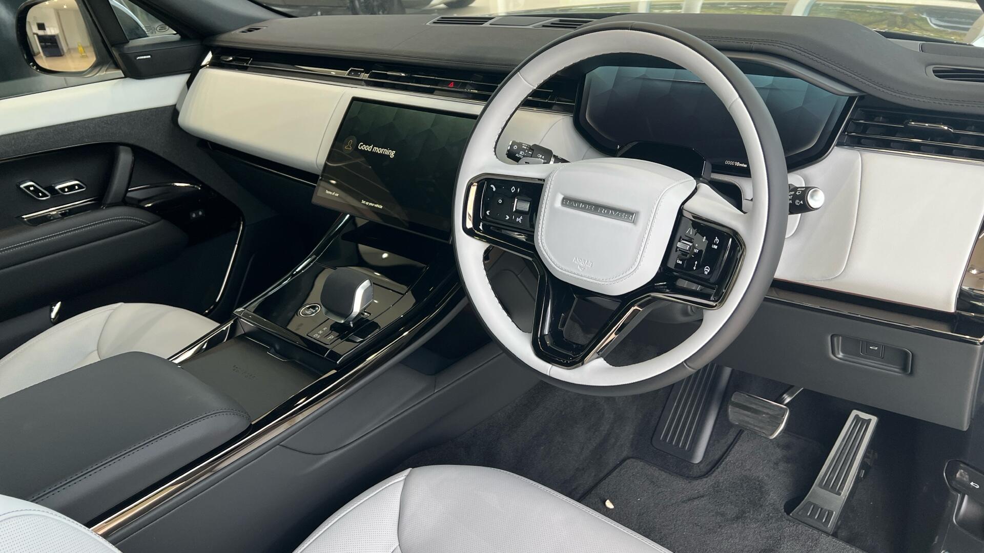 Land Rover Range Rover Sport view 9