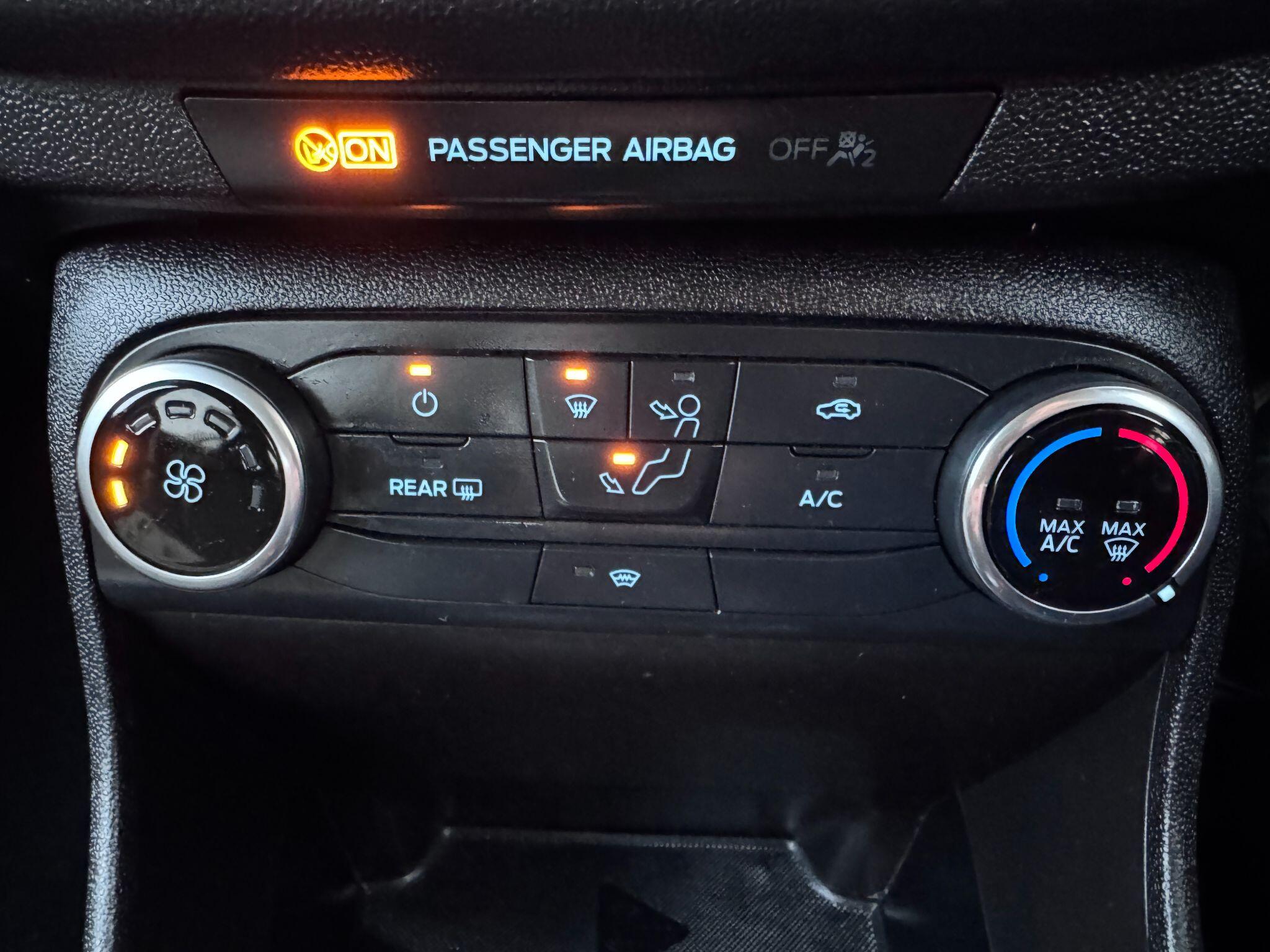 2017 Ford Fiesta image 44