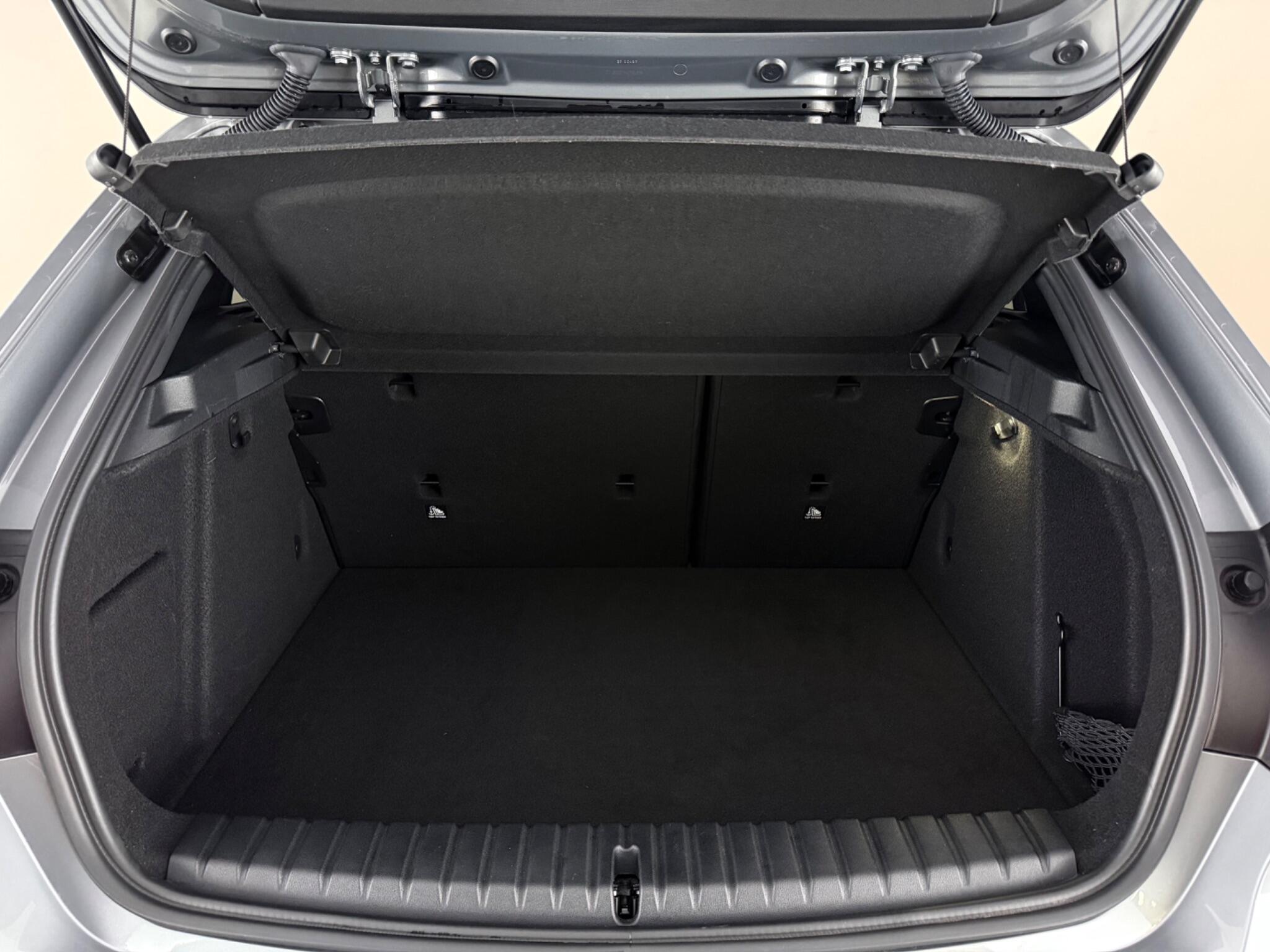 BMW 1 Series view 9