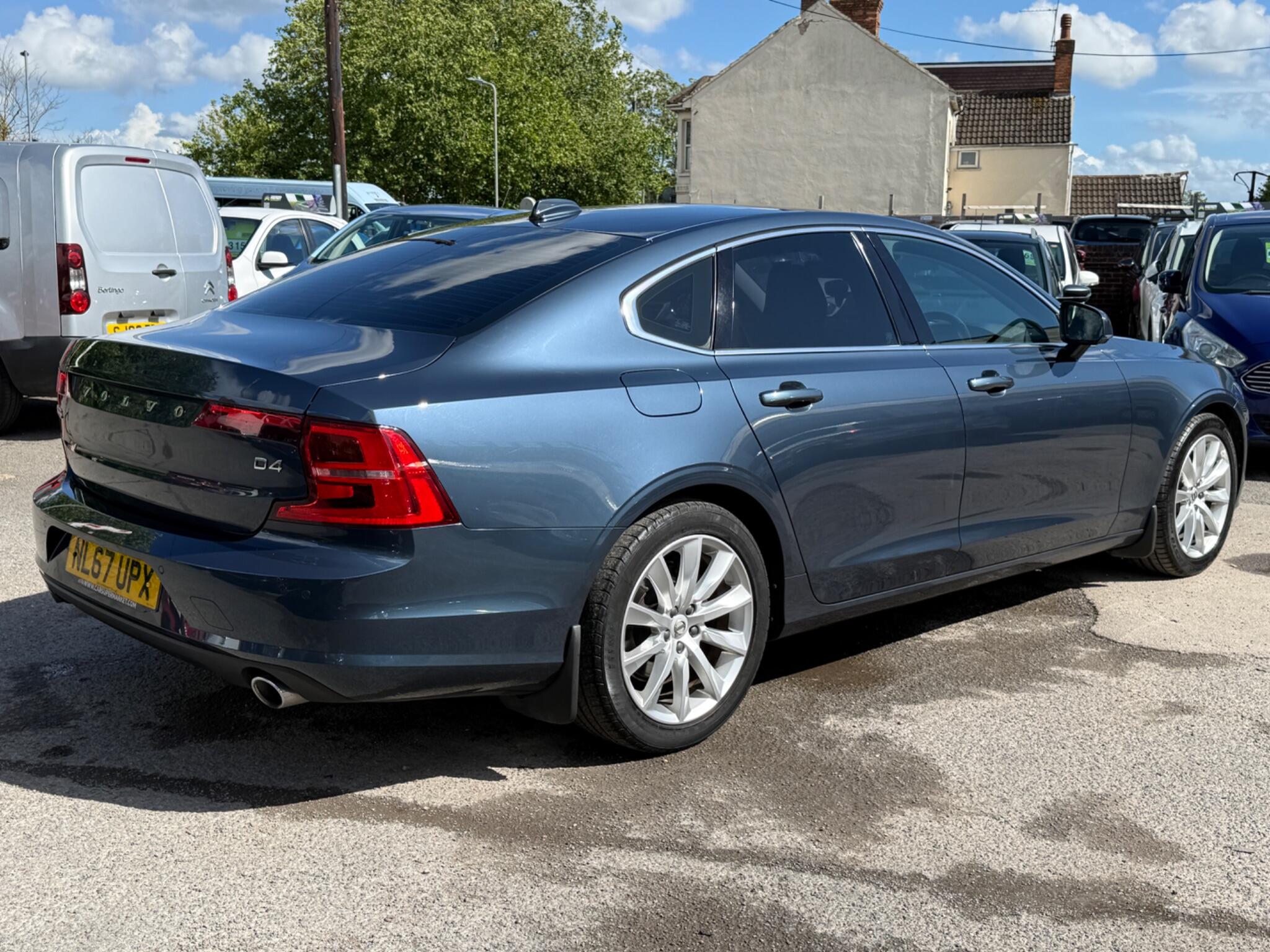 Volvo S90 - Image 18