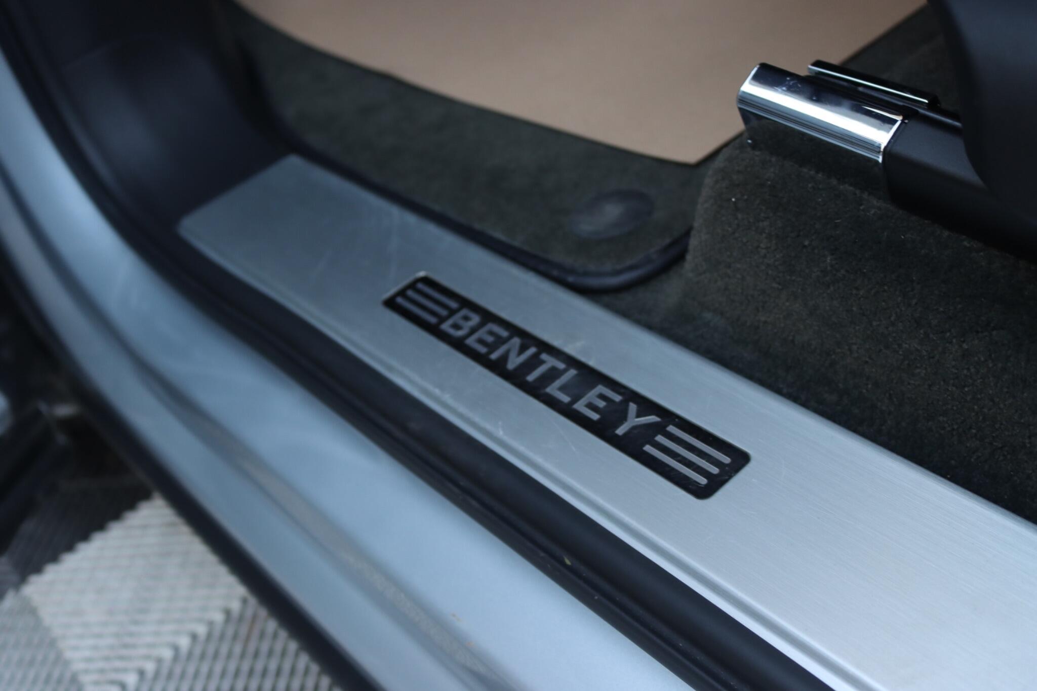 Bentley Bentayga view 37