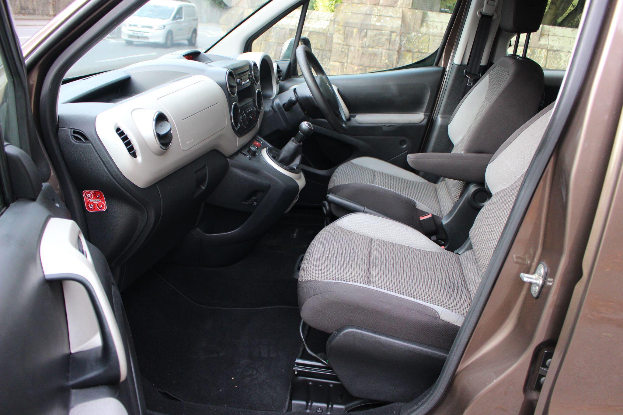 Peugeot Partner Tepee view 17