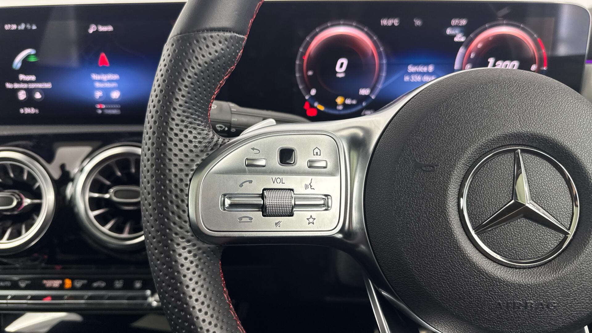 Mercedes-Benz CLA view 43