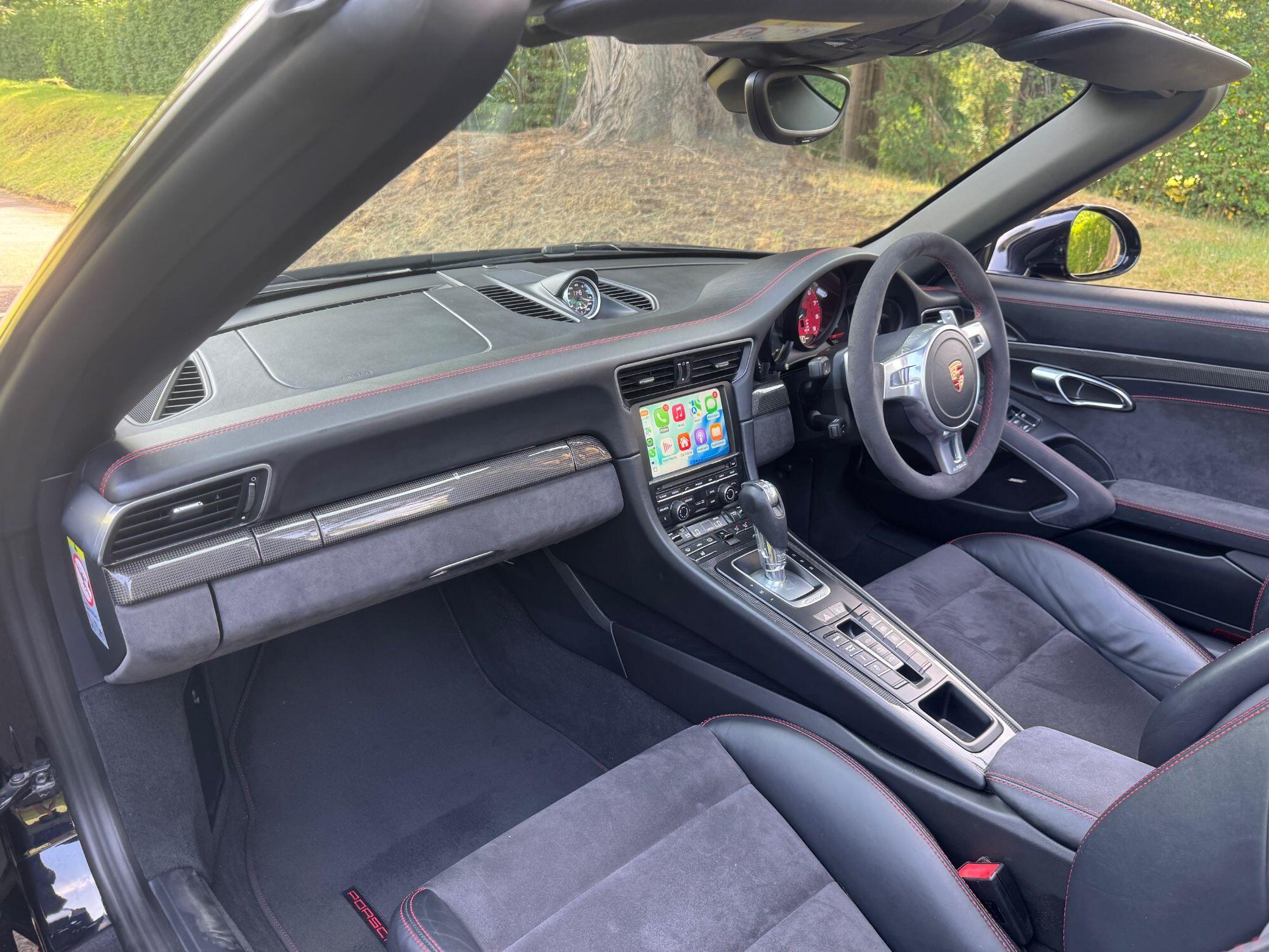 Porsche 911 view 23