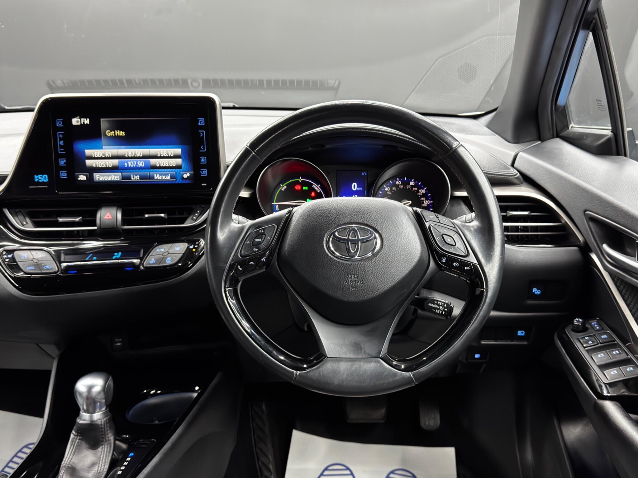 Toyota C-HR view 18