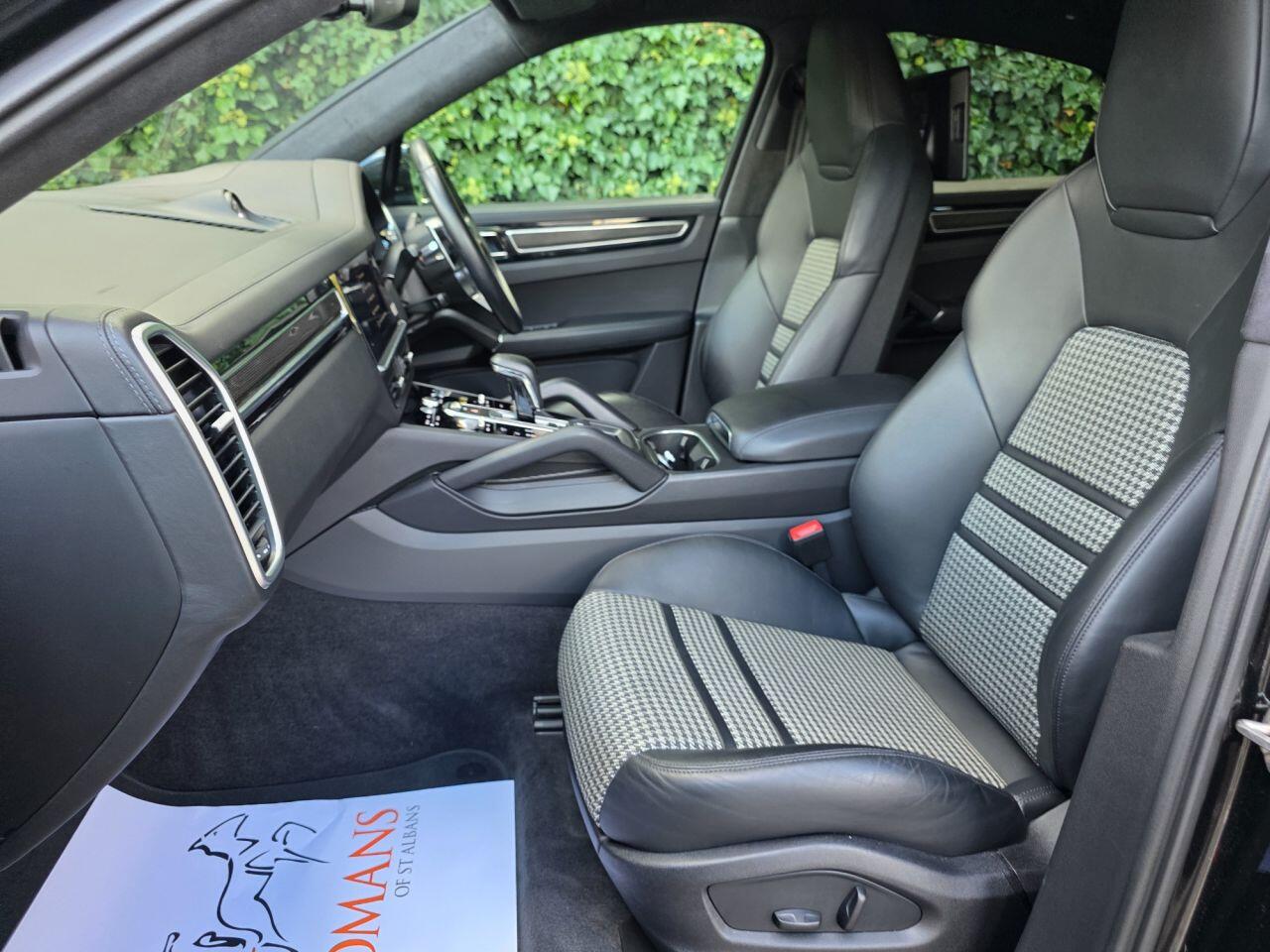 Porsche Cayenne view 44