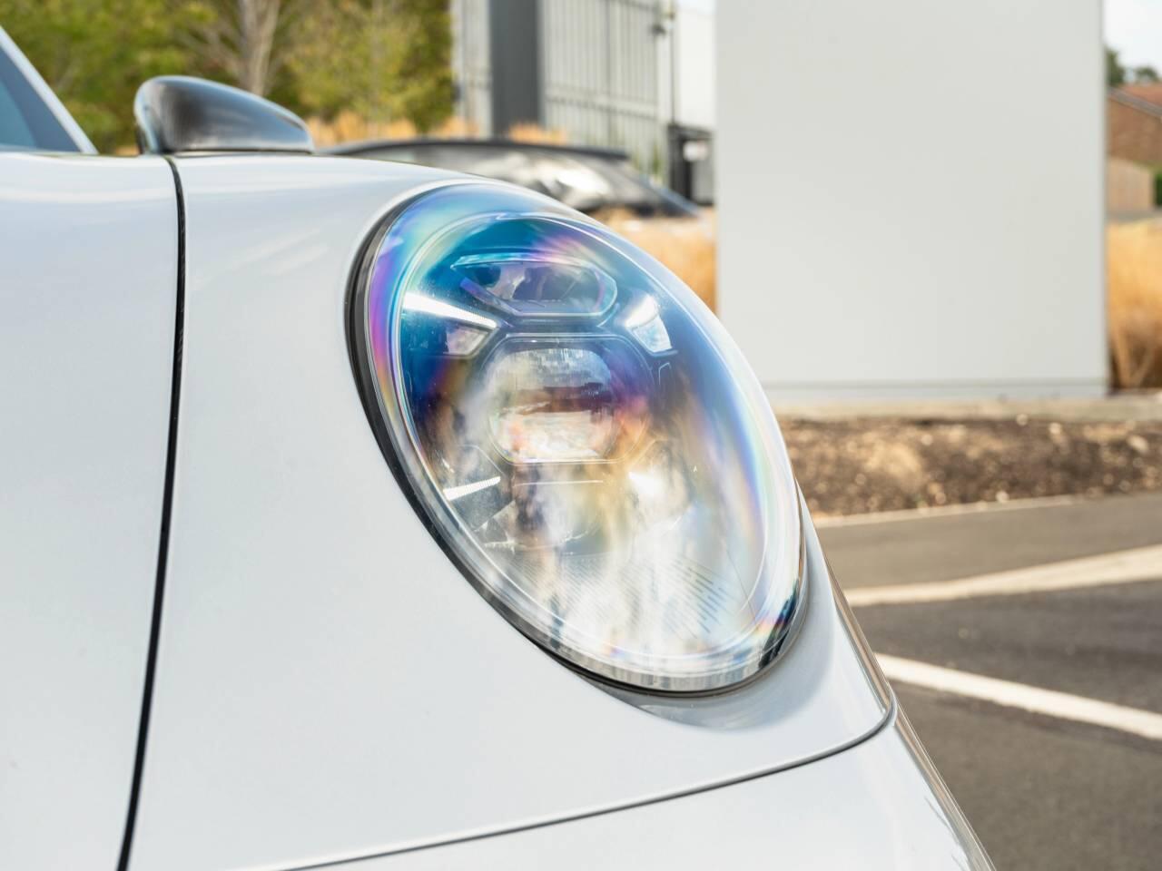 Porsche 911 view 16