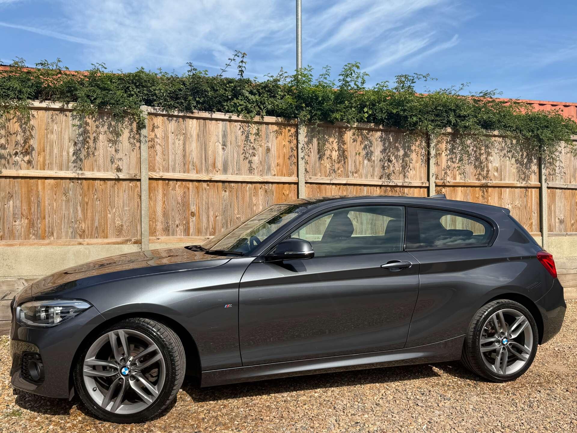 BMW 1 Series view 5