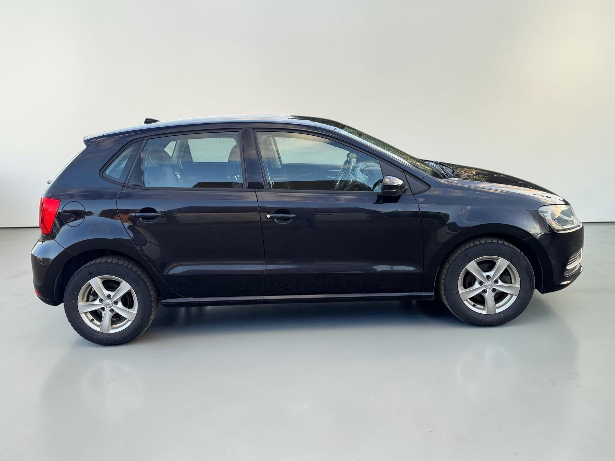 Volkswagen Polo view 8