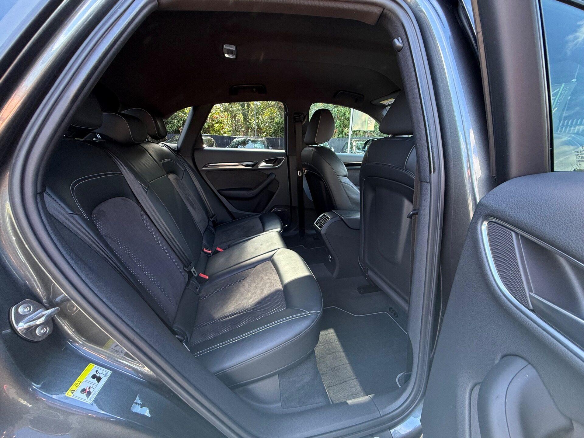 Audi Q3 view 25