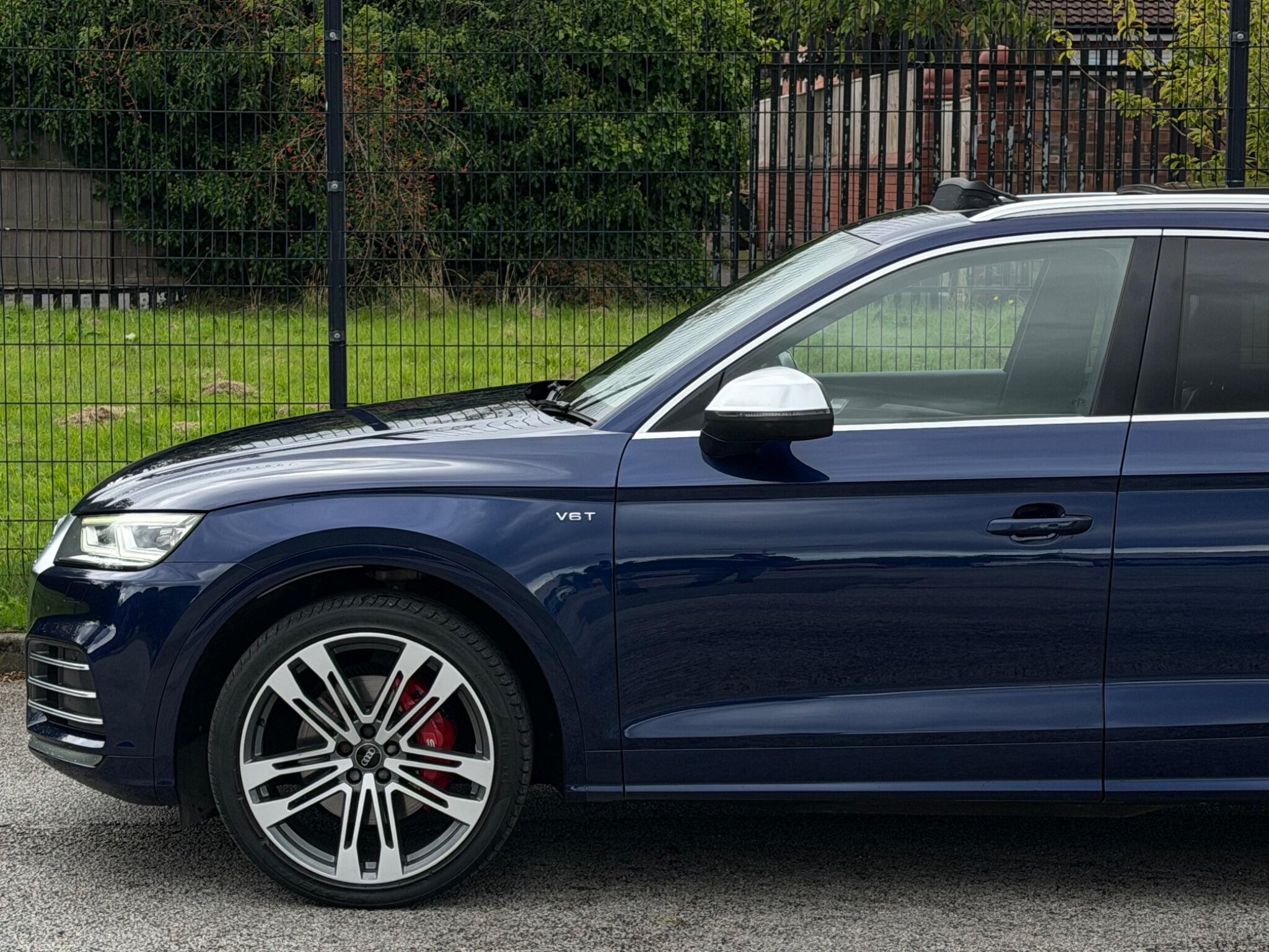 Audi SQ5 view 13