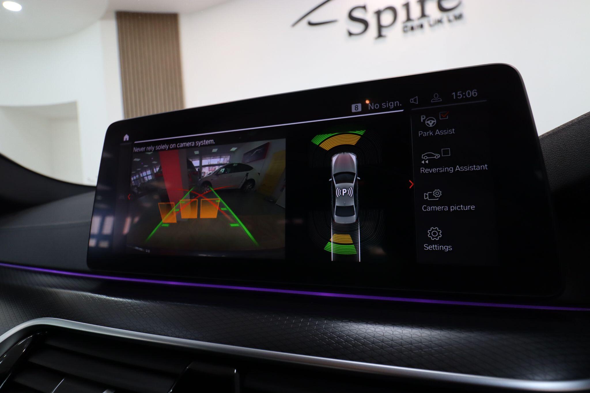 BMW 5 Series view 35