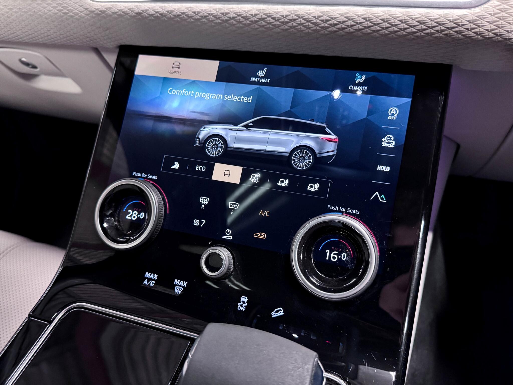Land Rover Range Rover Velar view 34