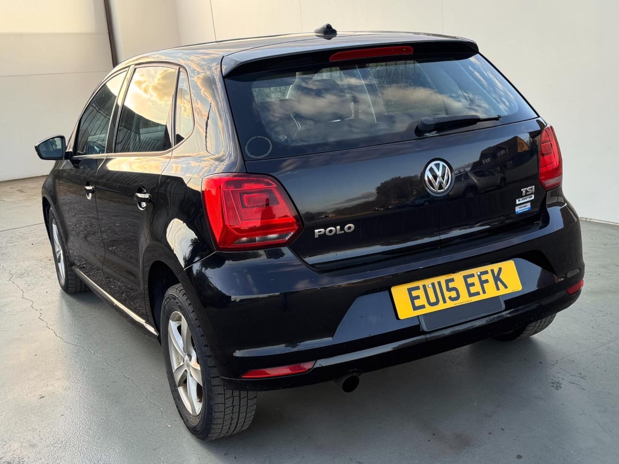 Volkswagen Polo view 4