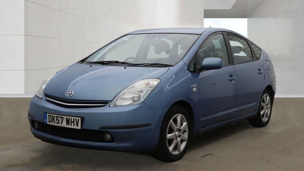 Toyota Prius view 2