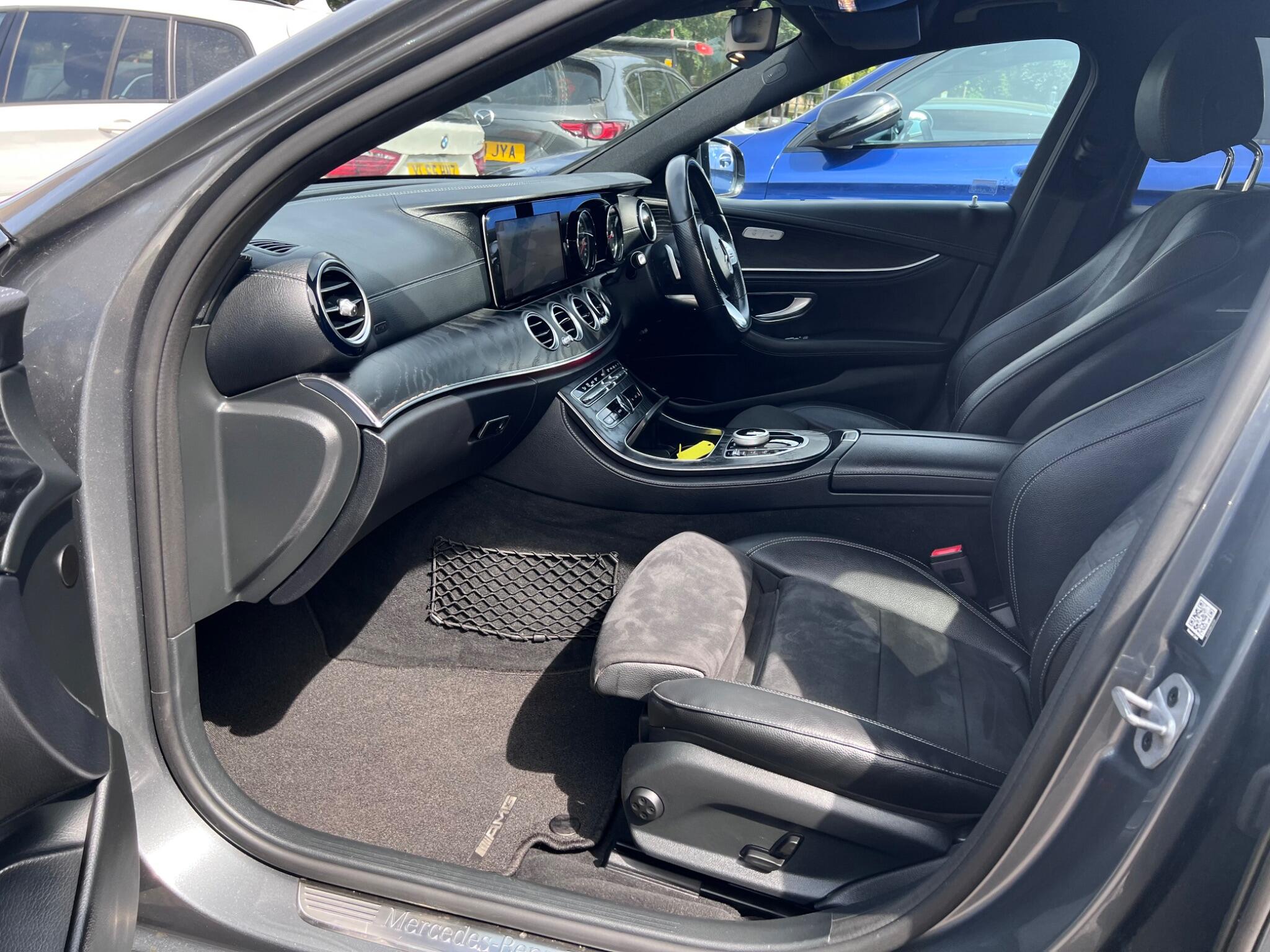 Mercedes-Benz E Class view 35