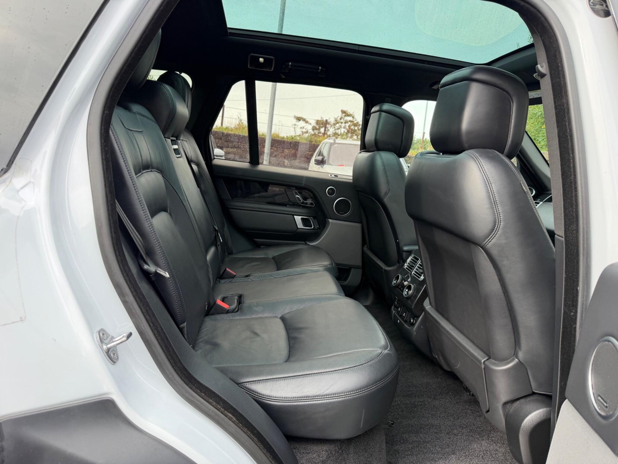 Land Rover Range Rover view 21