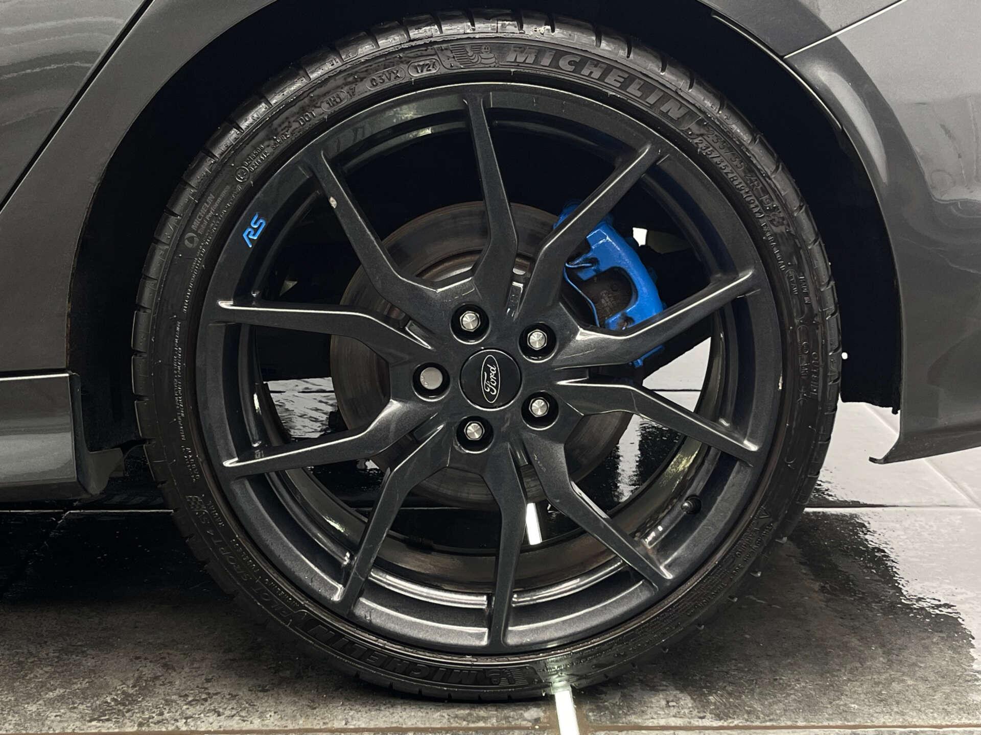 Ford Focus view 45