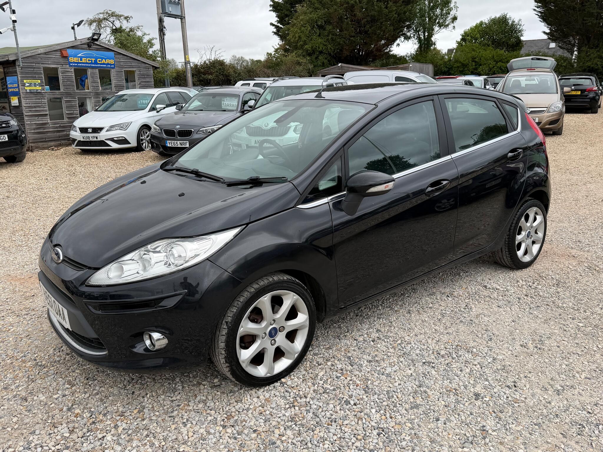 Ford Fiesta view 5