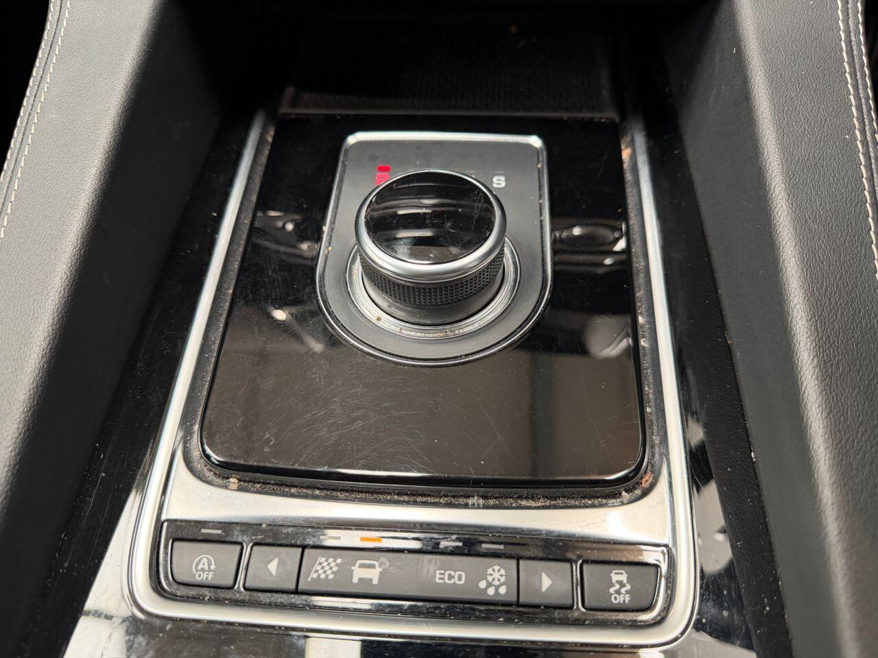 Jaguar F-Pace view 47