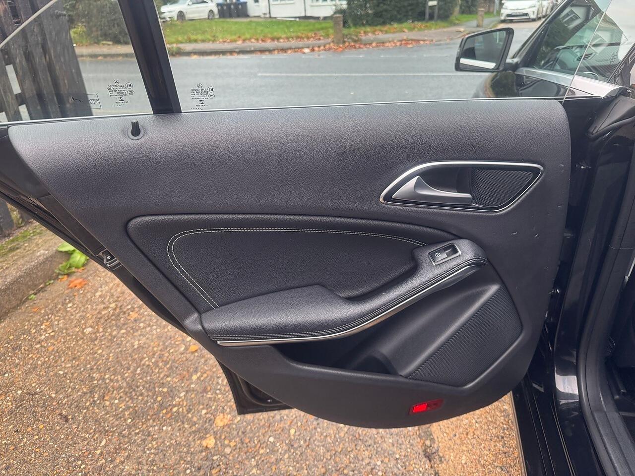 Mercedes-Benz Cla view 37