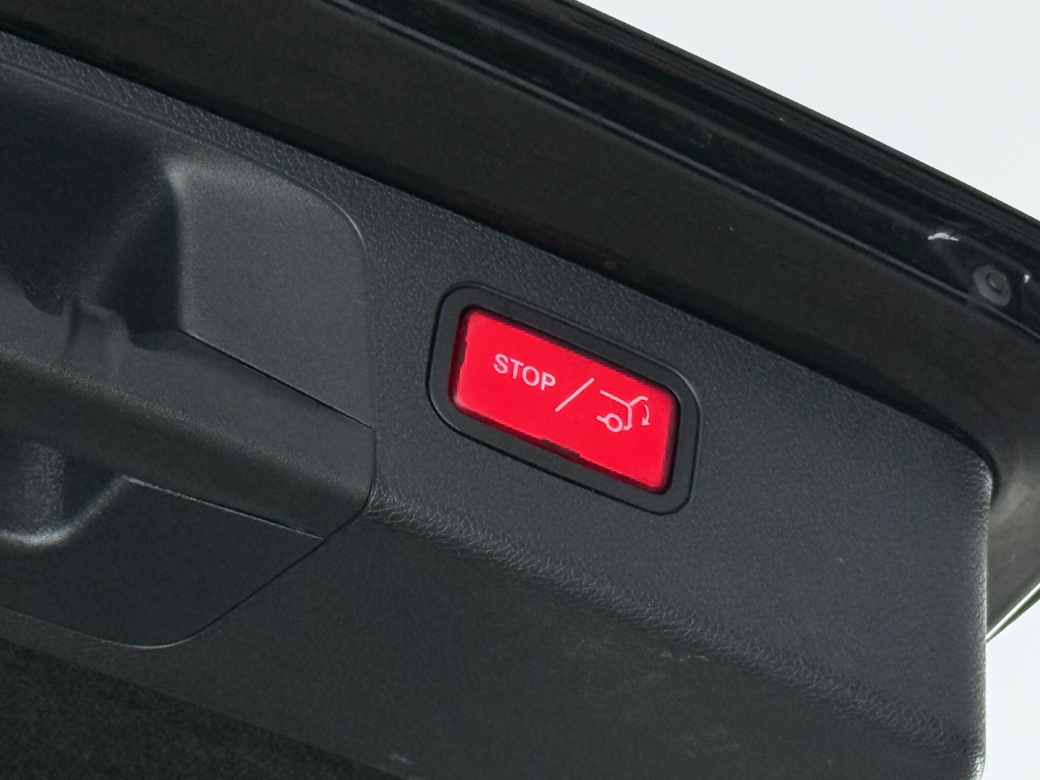 Mercedes-Benz E-Class view 11