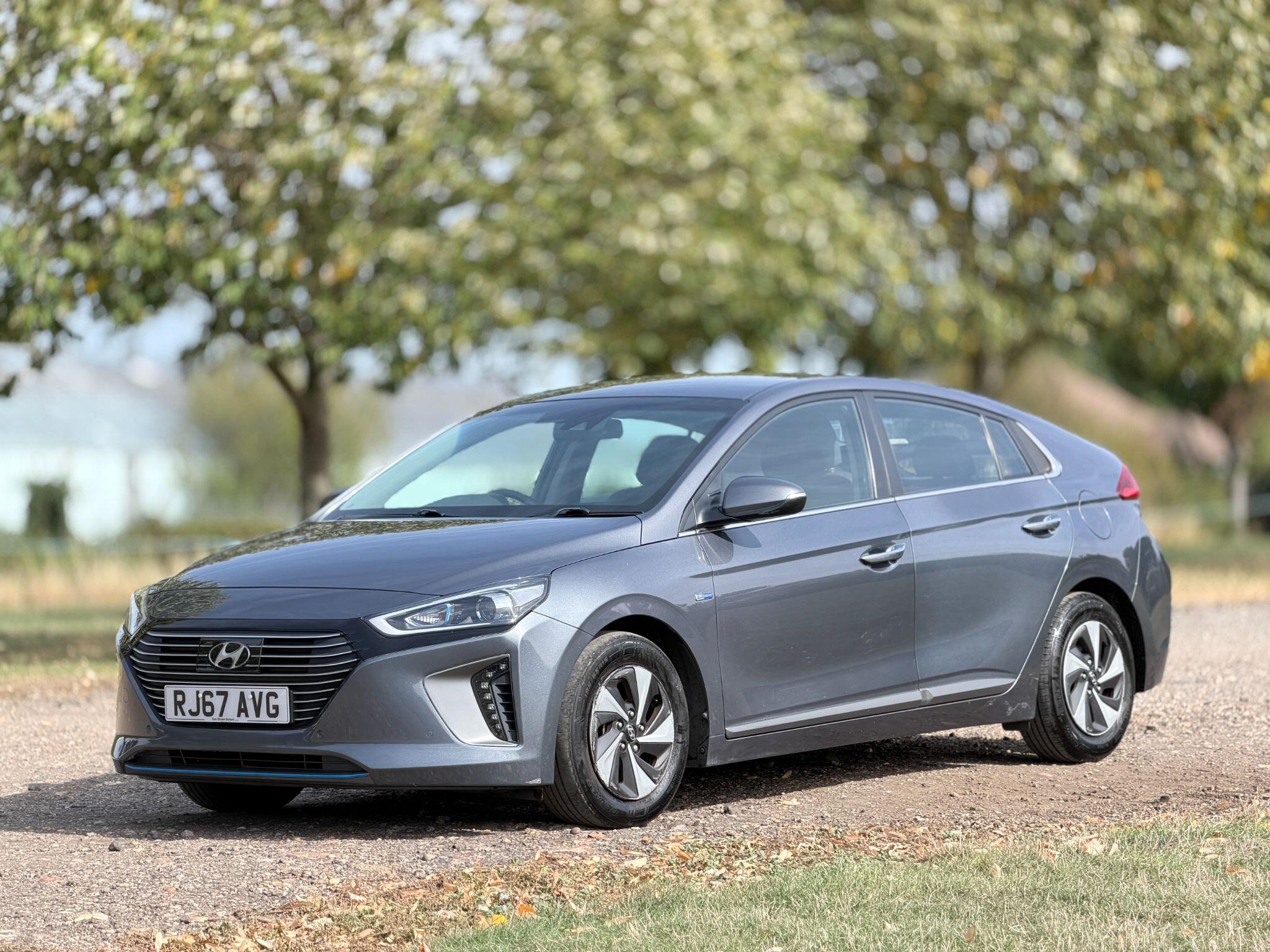 Hyundai Ioniq view 20