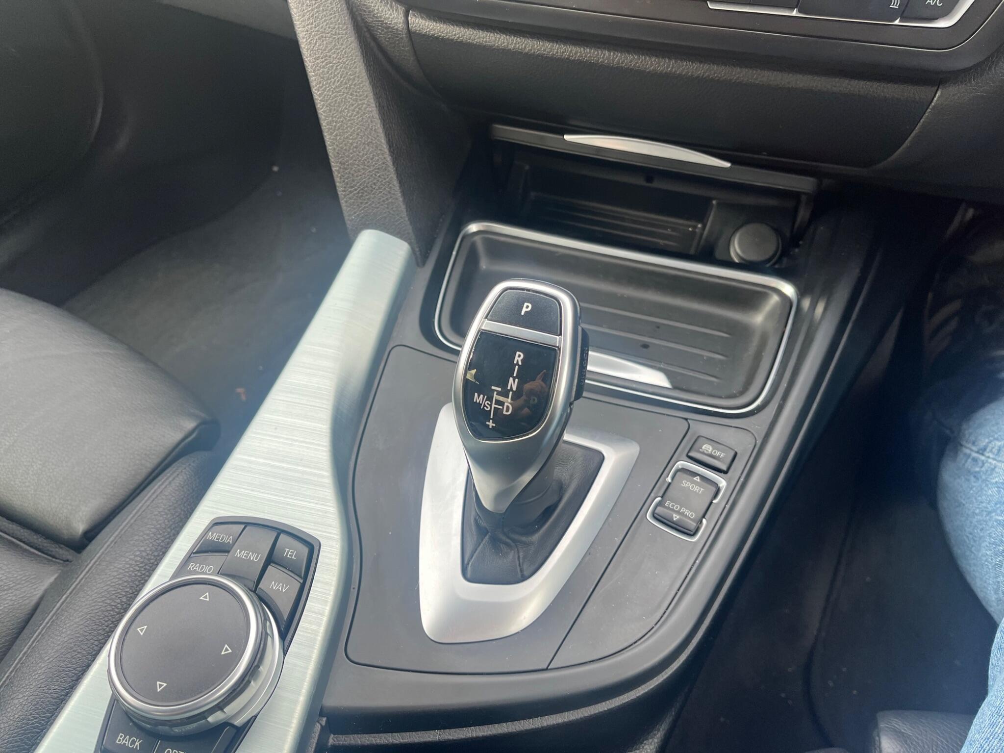 BMW 3 Series view 19