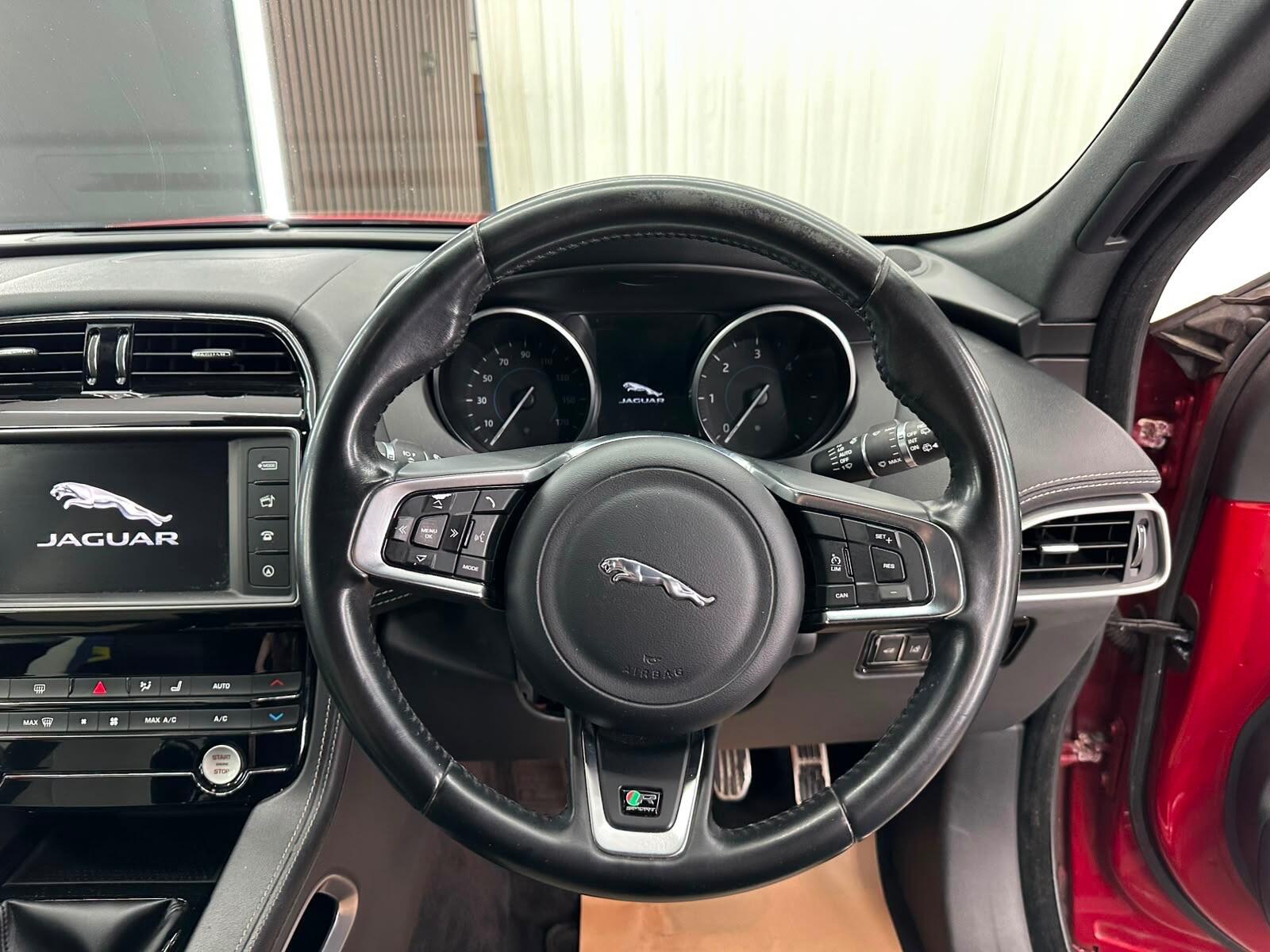Jaguar F-Pace view 35