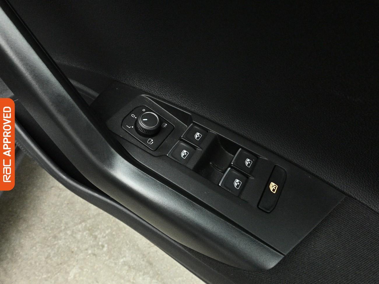 Volkswagen Polo view 25