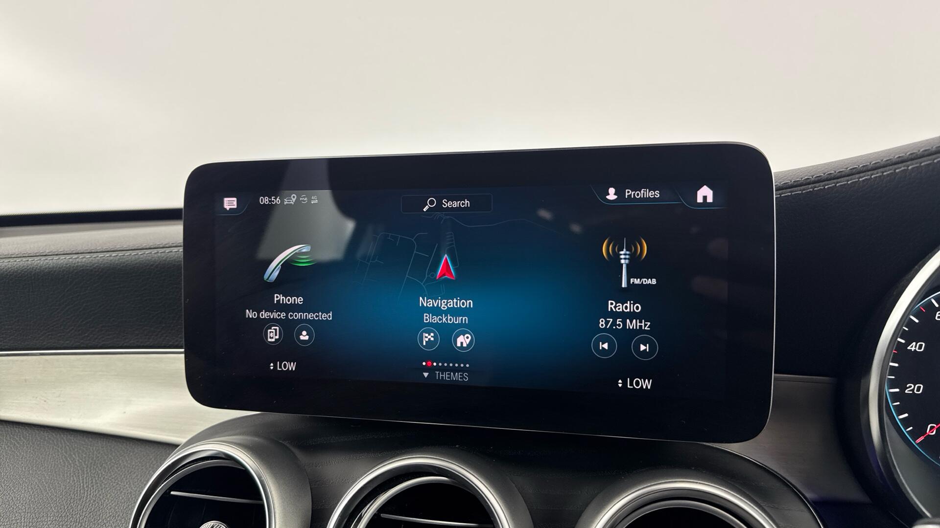 Mercedes-Benz GLC view 12