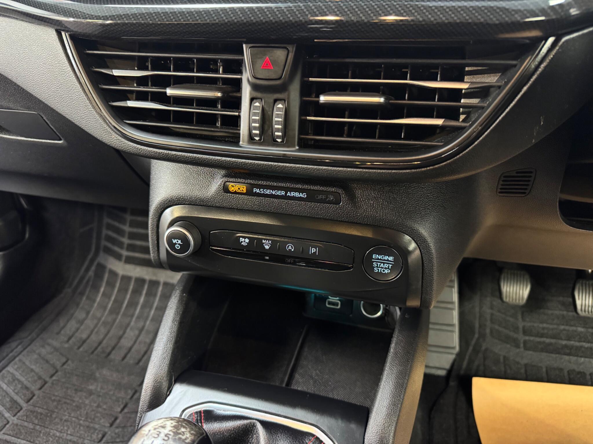 Ford Focus view 33