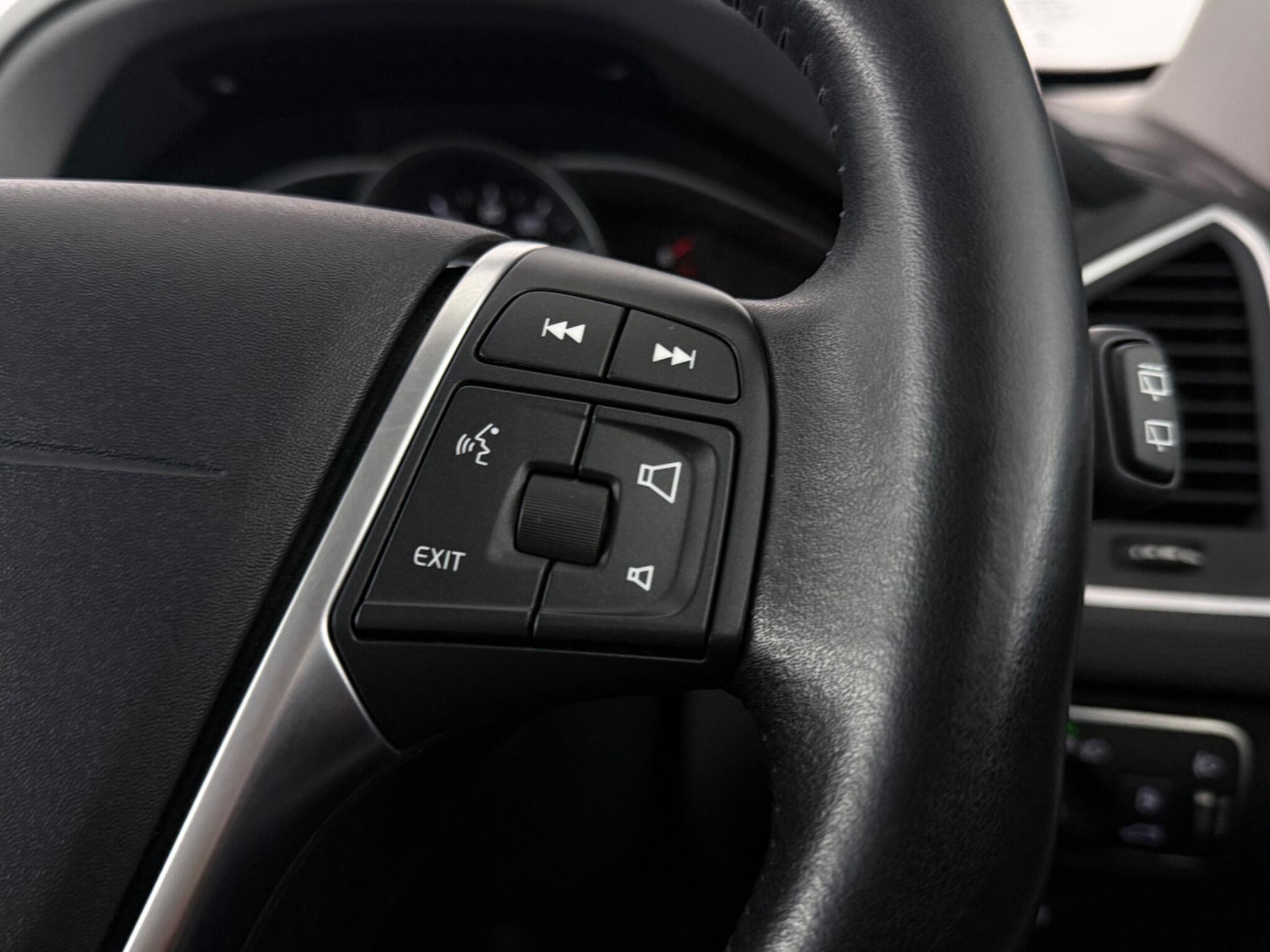 Volvo XC60 view 16