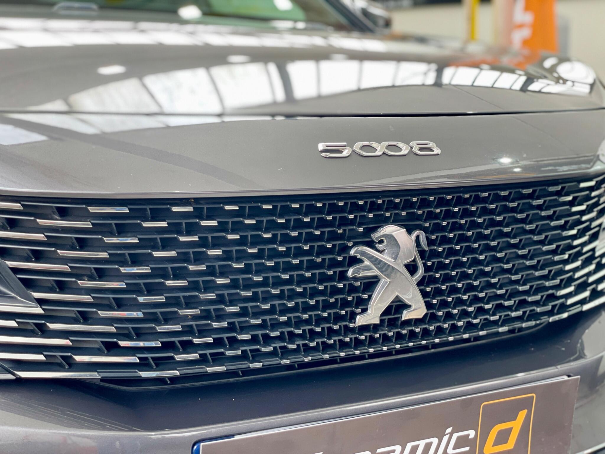 Peugeot 5008 view 34