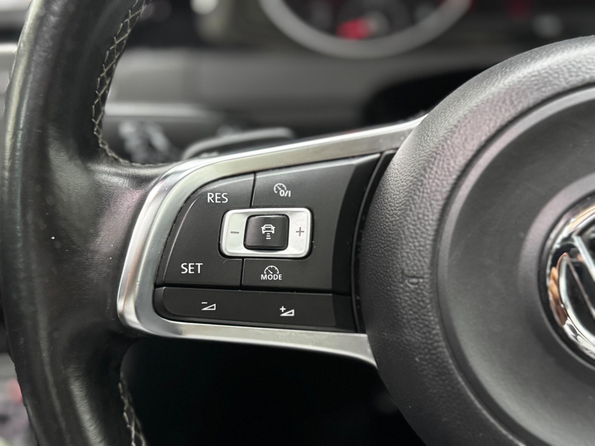 Volkswagen Golf view 32