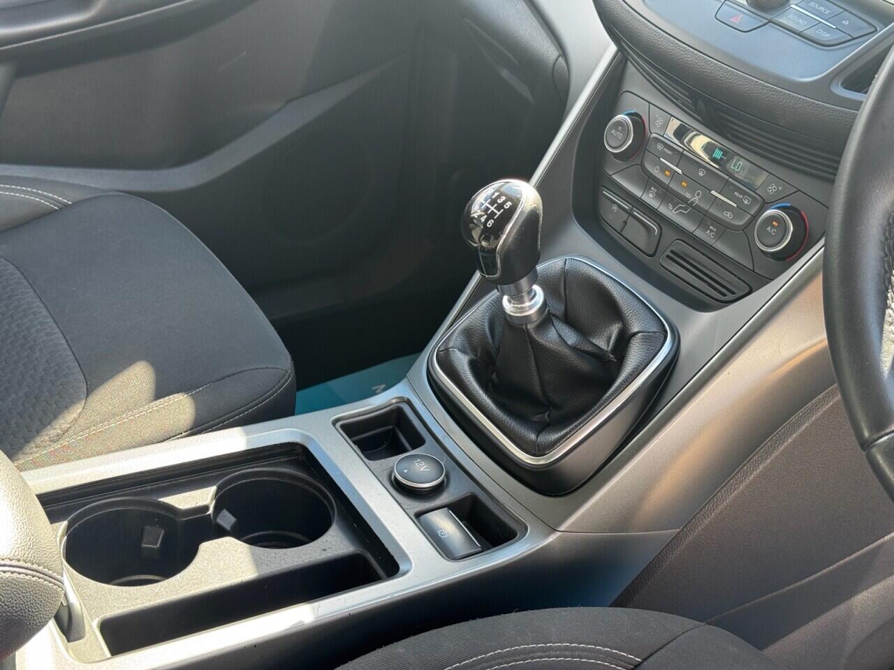Ford Kuga view 35
