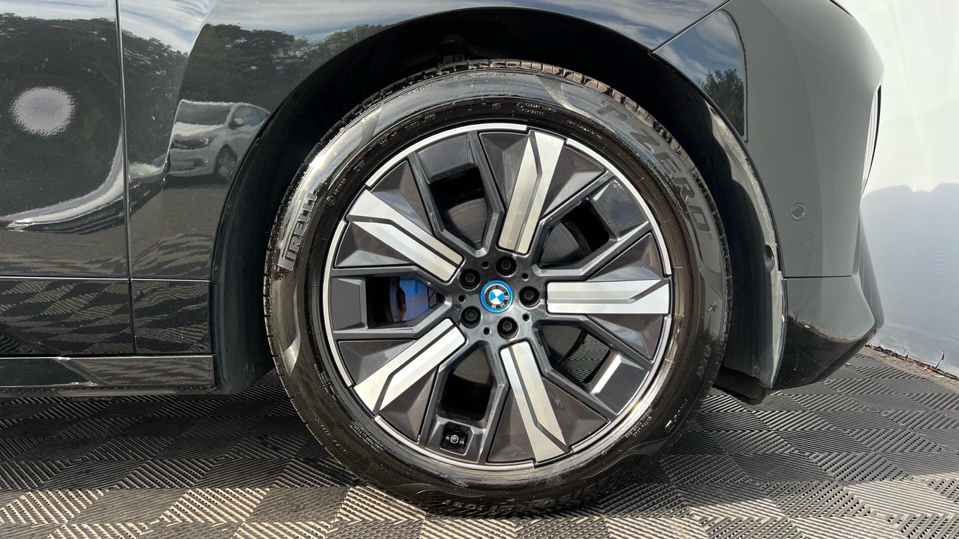 BMW Ix view 14
