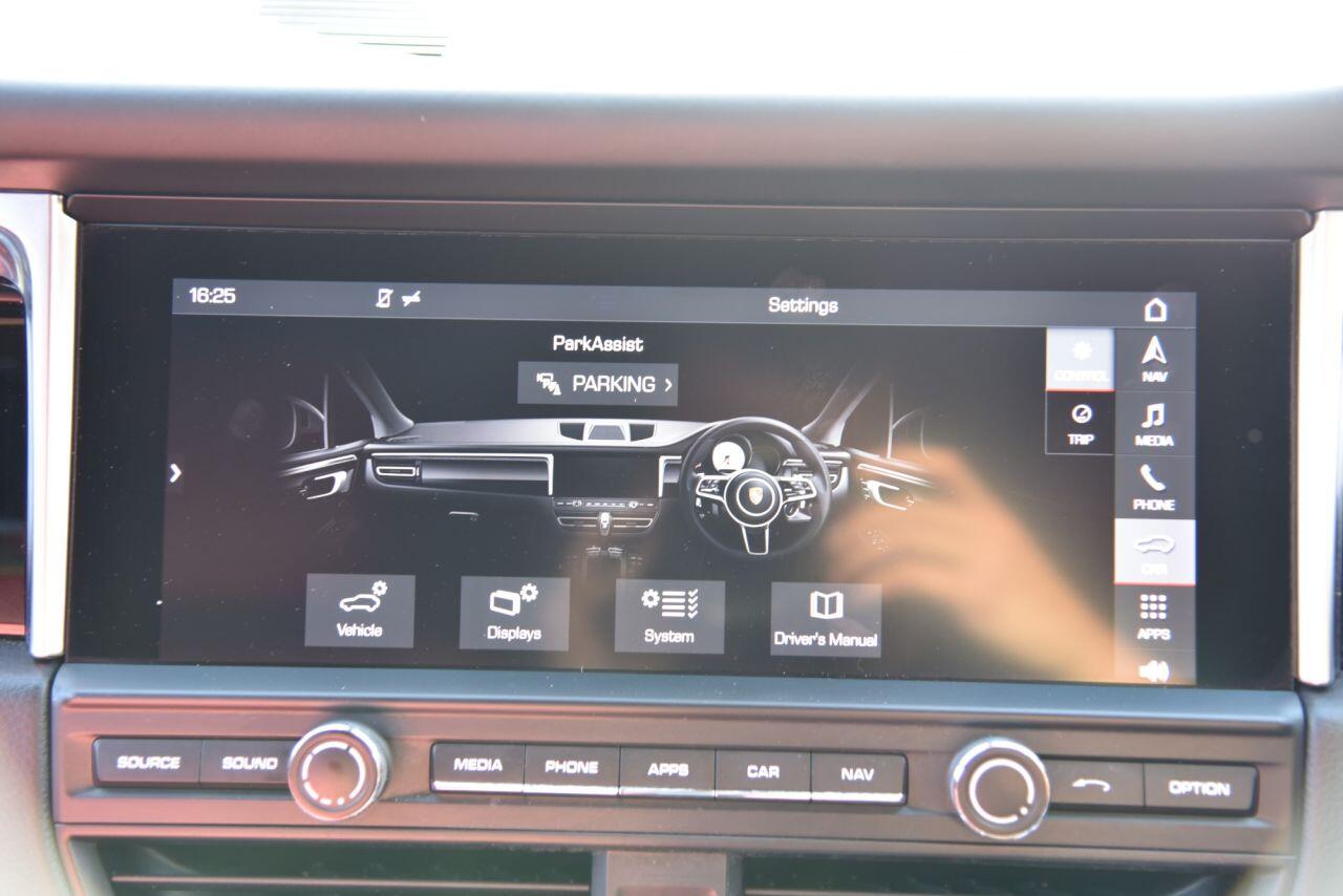 Porsche Macan view 42