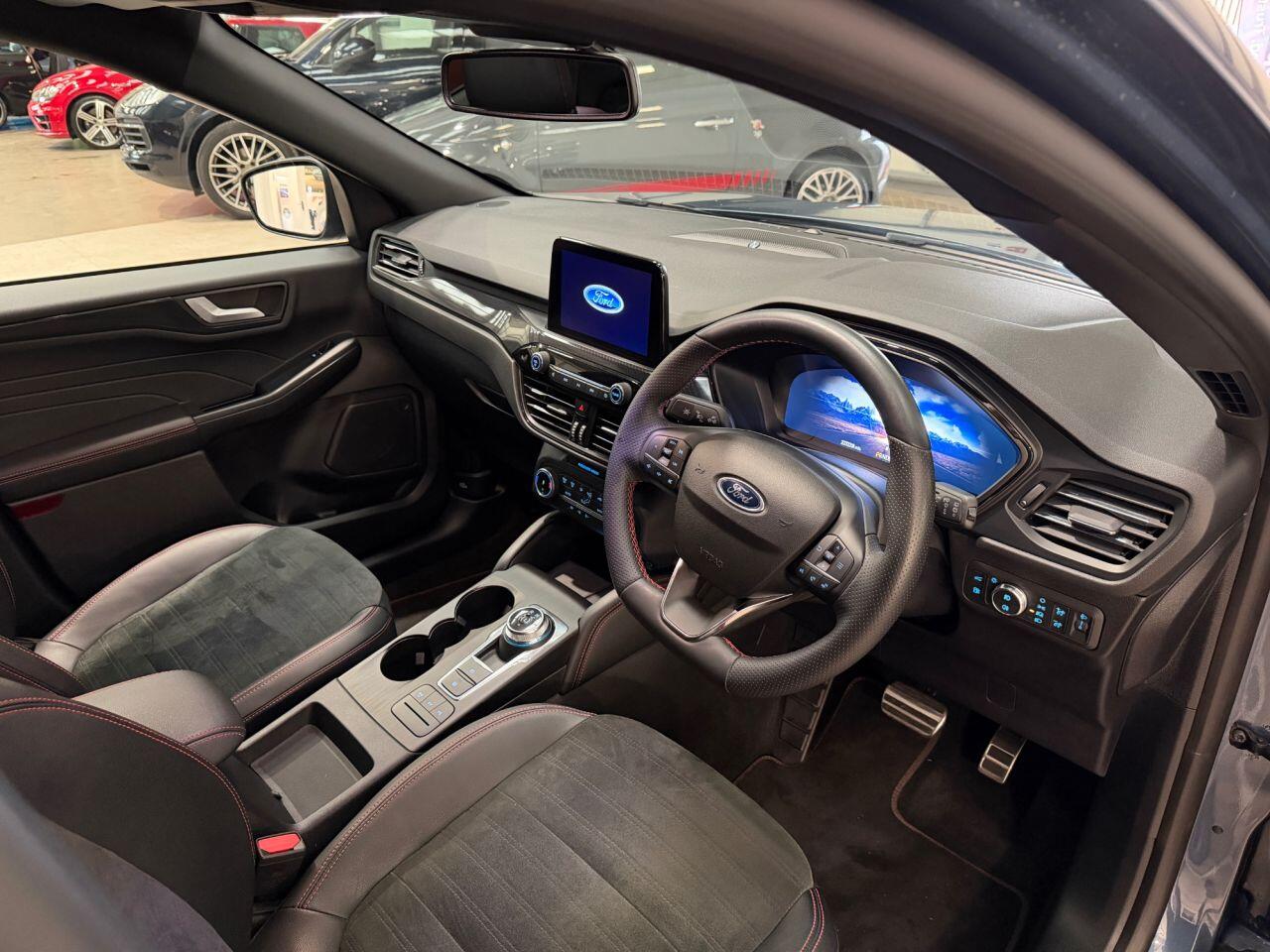 Ford Kuga view 4