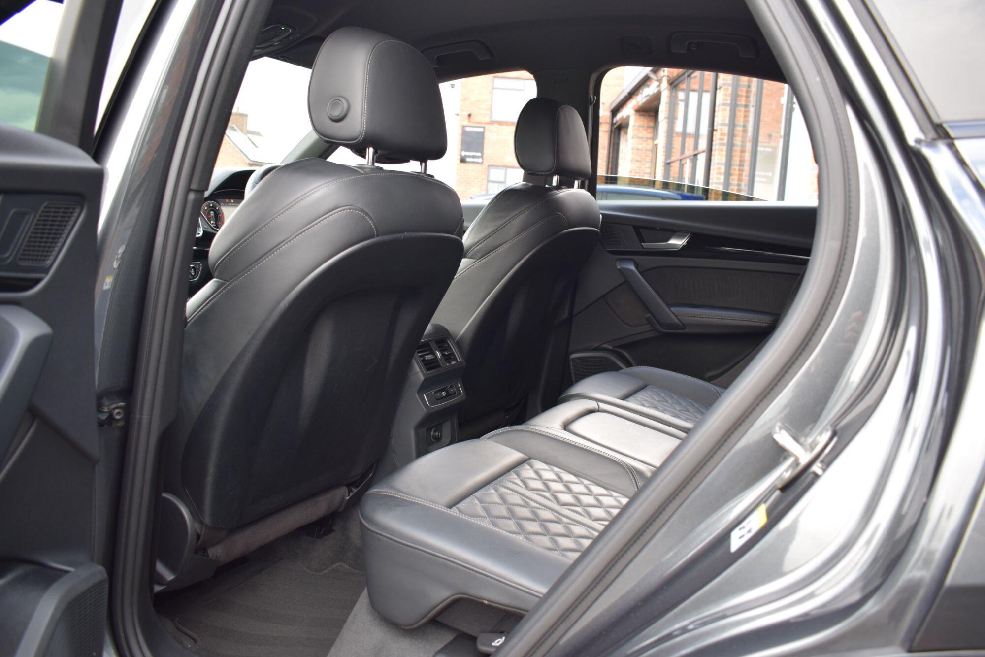 Audi Q5 view 24